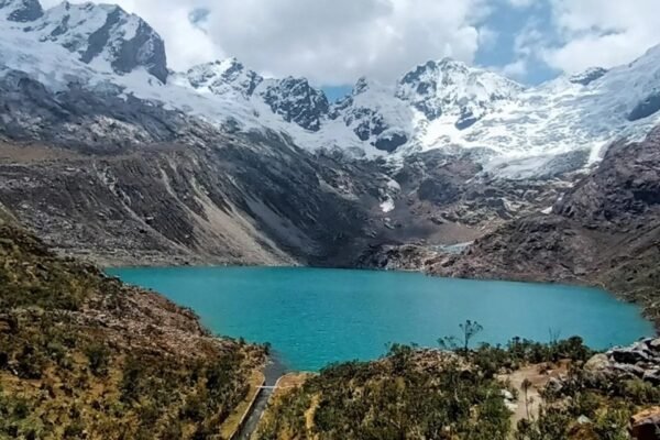 The Ishinca-Cojup Crest: A 3-Day Technical Traverse