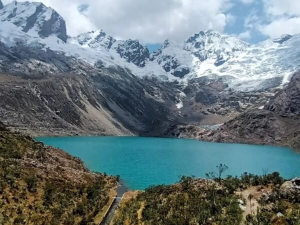 The Ishinca-Cojup Crest: A 3-Day Technical Traverse